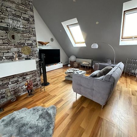 Zentrale Maisonette Mit Buero & Parkplatz Griesheim  Exterior foto